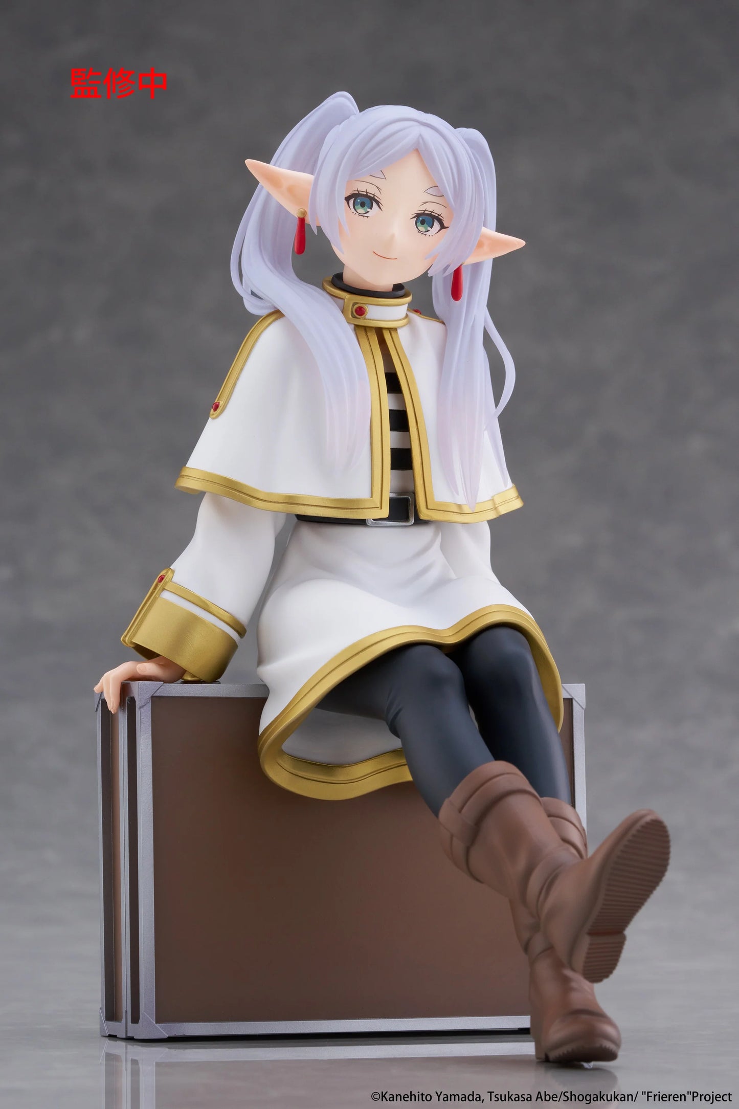 PRE ORDER – FRIEREN: BEYOND JOURNEY'S END - DESKTOP CUTE FIGURE - FRIEREN (TRUNK CASE VER.)