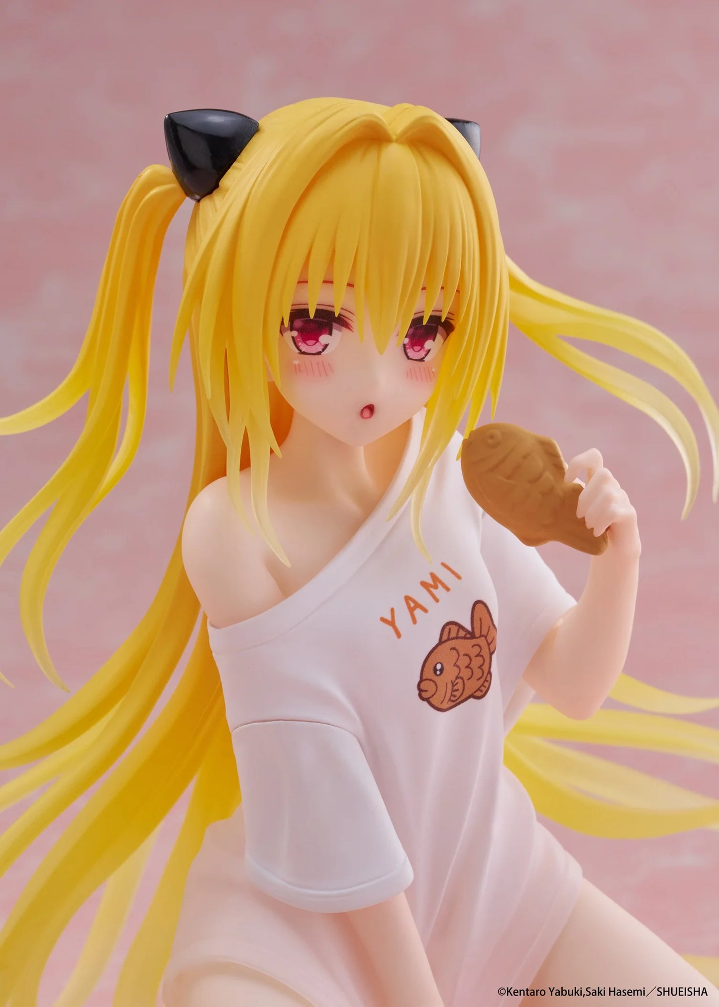 PRE ORDER – TO LOVE-RU DARKNESS DESKTOP CUTE FIGURE - GOLDEN DARKNESS (ROOMWEAR VER.)