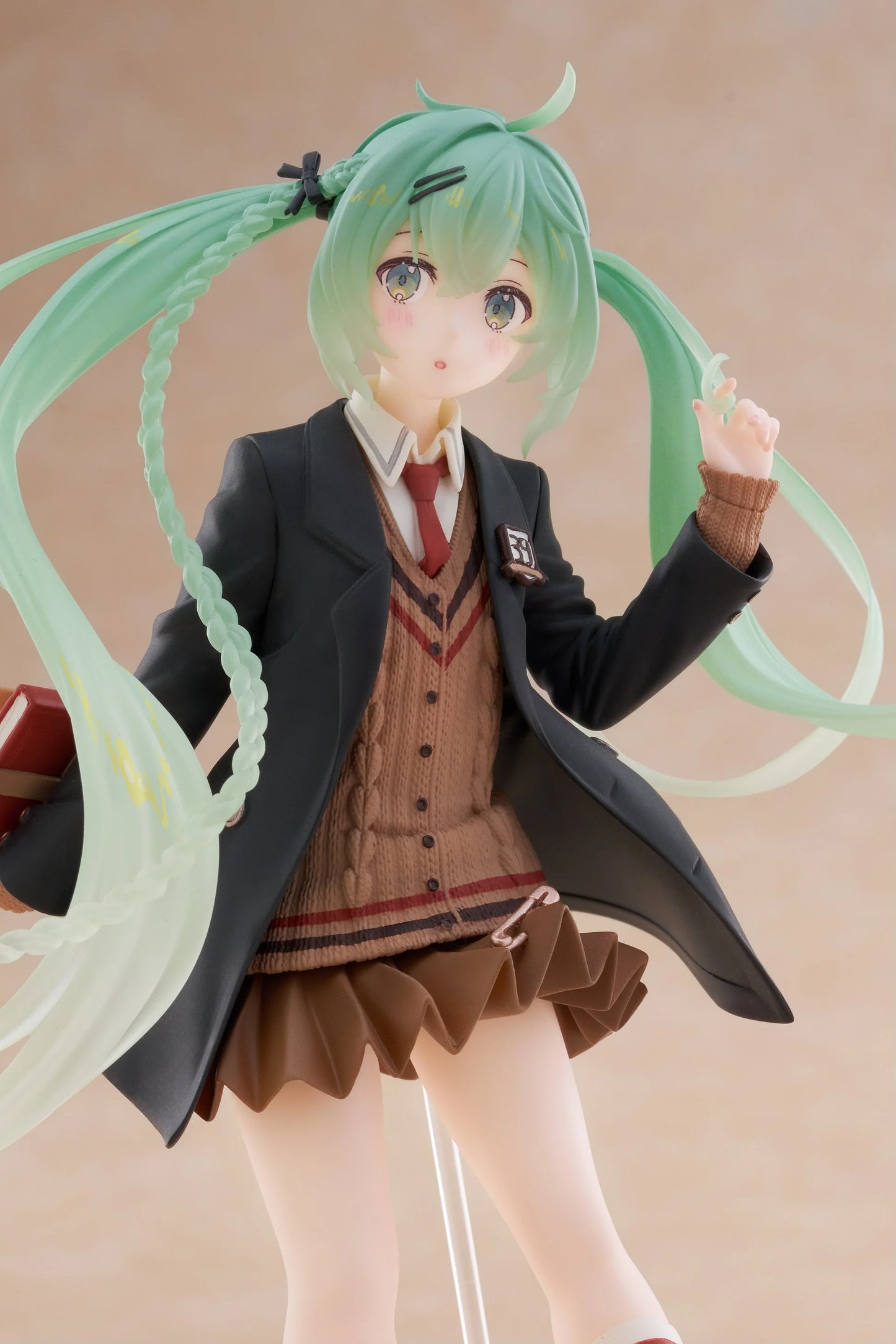 PRE ORDER – HATSUNE MIKU FIGURE - FASHION (PREPPY VER.)