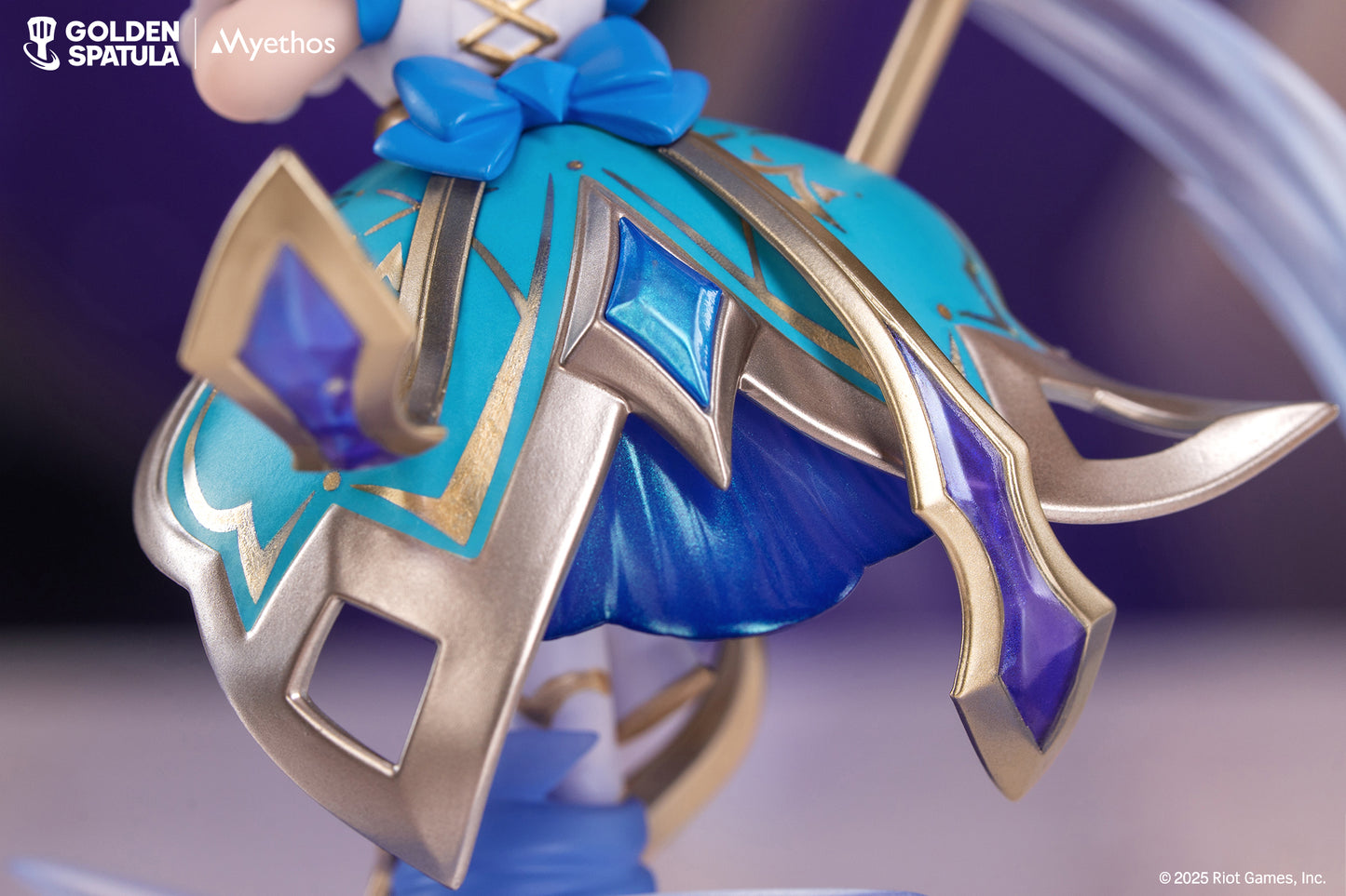 PRE ORDER – GOLDEN SPATULA - PRESTIGE PERFUME GEM CHIBI JANNA FIGURE