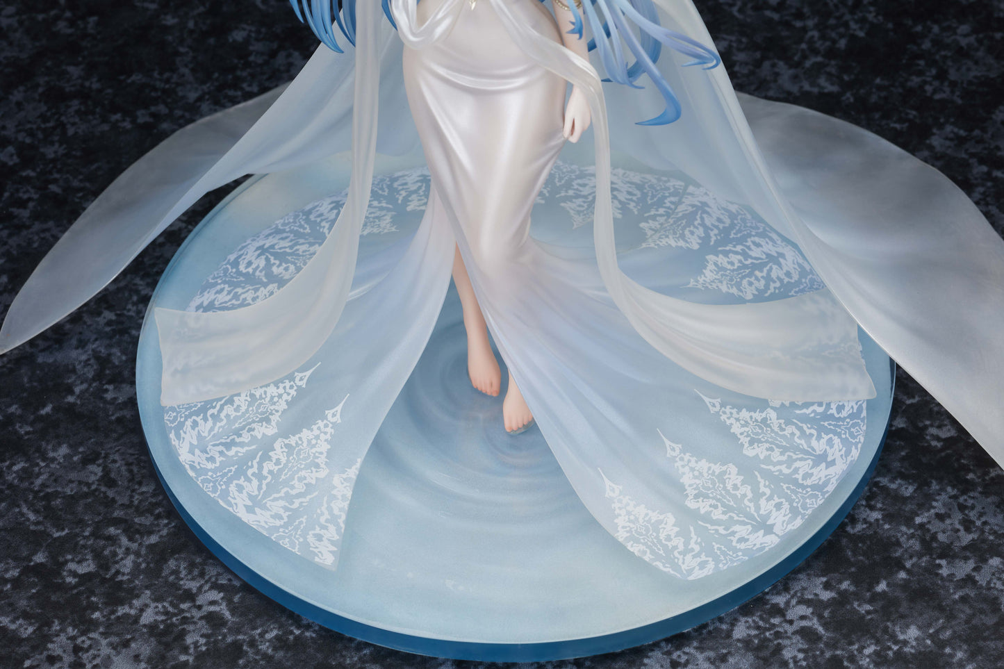 PRE ORDER – 1/7 AZUR LANE - HELENA MIRACLE IN WHITE VER.