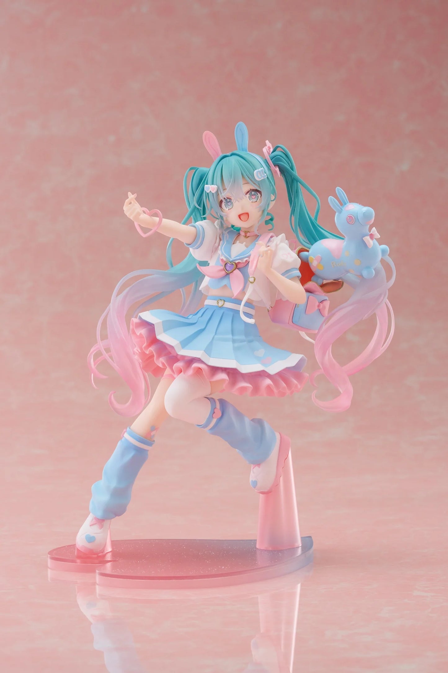 PRE ORDER – TAITO KUJI - HATSUNE MIKU × RODY NEWLEY WRITTEN FIGURE