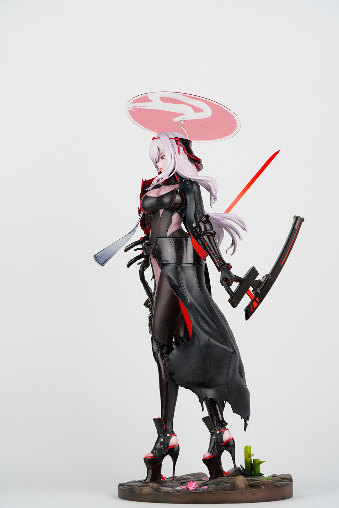 PRE ORDER – 1/4 GODDESS OF VICTORY: NIKKE - SCARLET : BLACK SHADOW