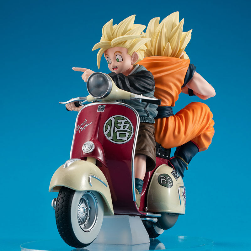 BACK ORDER – DESKTOP REAL MCCOY EX DRAGON BALL Z SUPER SAIYAN SON GOKU & SUPER SAIYAN SON GOHAN & MORTORBIKE