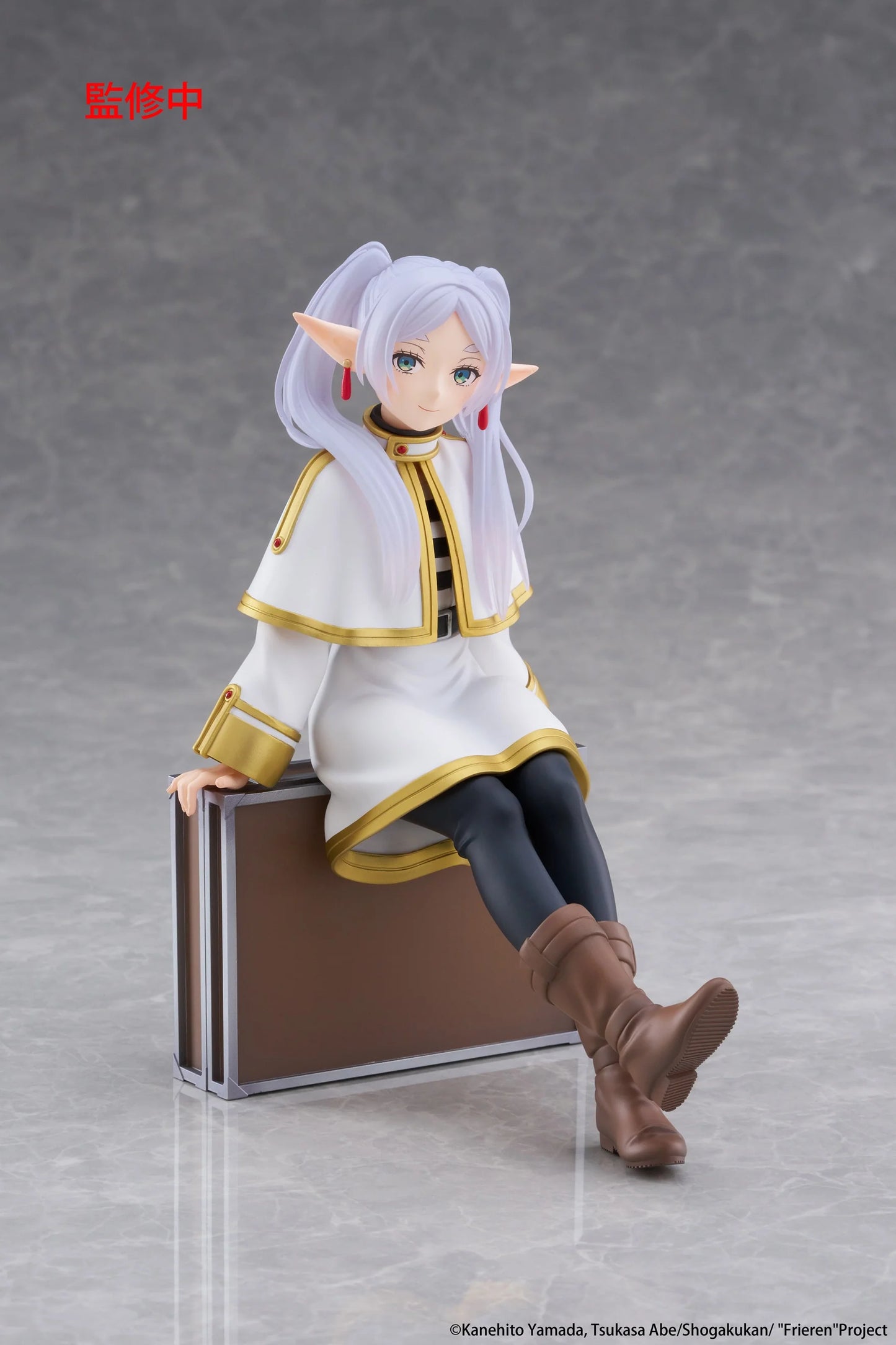 PRE ORDER – FRIEREN: BEYOND JOURNEY'S END - DESKTOP CUTE FIGURE - FRIEREN (TRUNK CASE VER.)