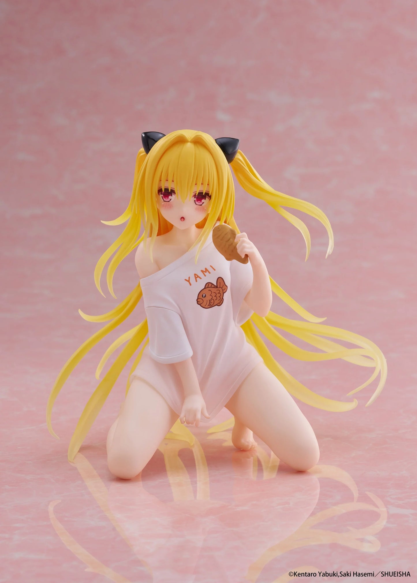 PRE ORDER – TO LOVE-RU DARKNESS DESKTOP CUTE FIGURE - GOLDEN DARKNESS (ROOMWEAR VER.)