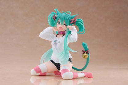 PRE ORDER – HATSUNE MIKU DESKTOP CUTE FIGURE ( CAT EAR T-SHIRT VER. )