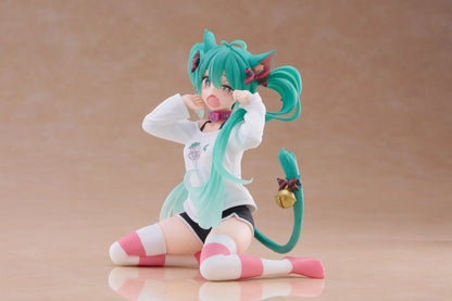 PRE ORDER – HATSUNE MIKU DESKTOP CUTE FIGURE ( CAT EAR T-SHIRT VER. )