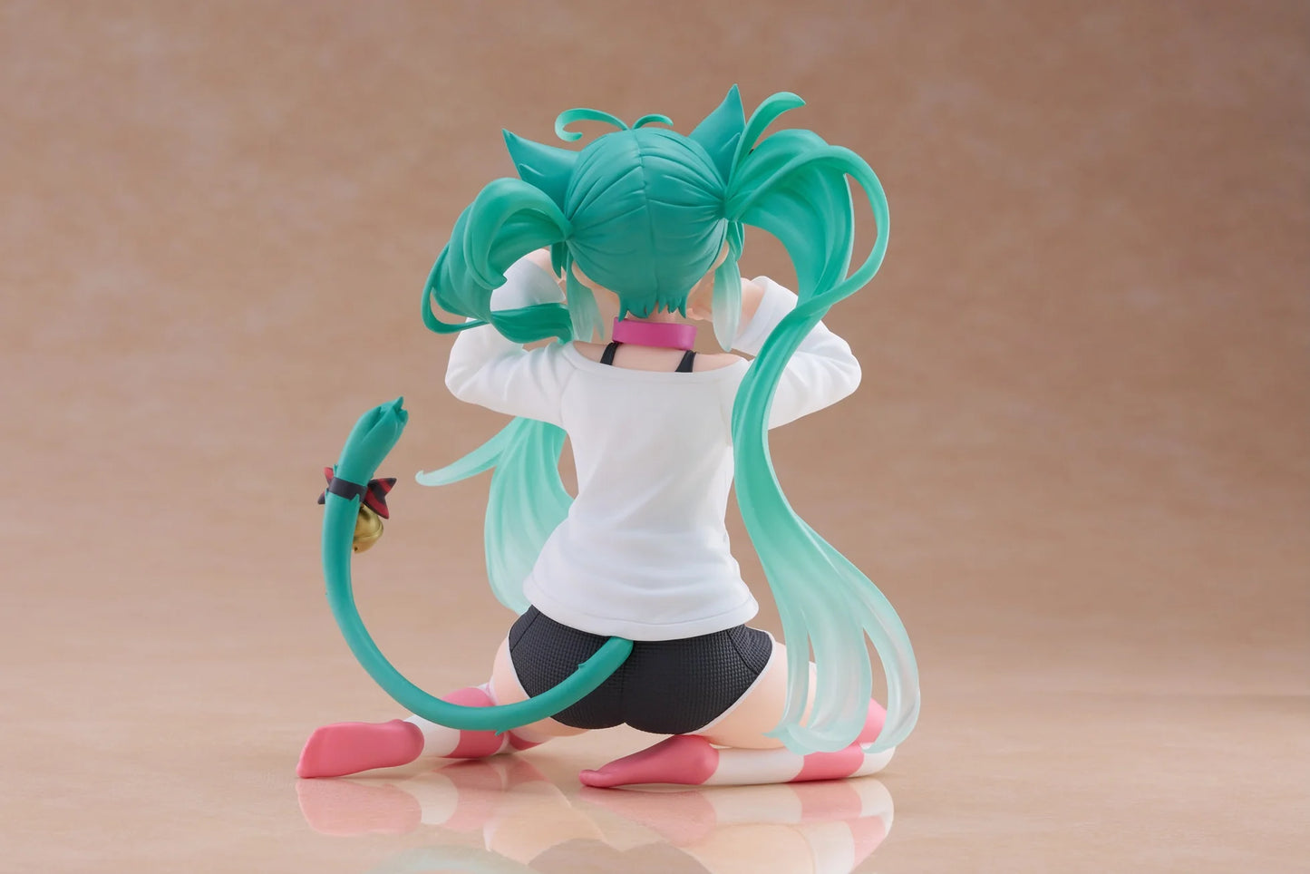 PRE ORDER – HATSUNE MIKU DESKTOP CUTE FIGURE ( CAT EAR T-SHIRT VER. )