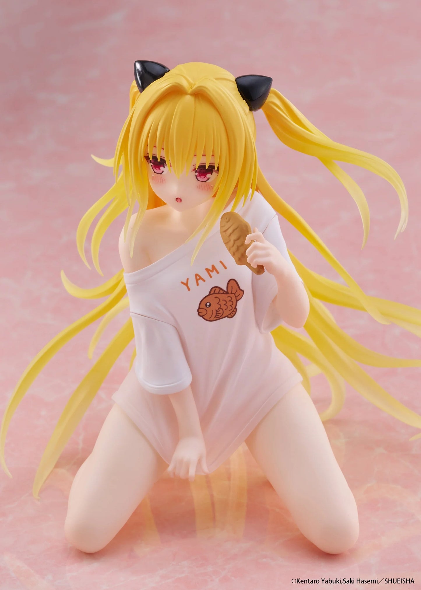 PRE ORDER – TO LOVE-RU DARKNESS DESKTOP CUTE FIGURE - GOLDEN DARKNESS (ROOMWEAR VER.)