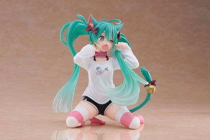 PRE ORDER – HATSUNE MIKU DESKTOP CUTE FIGURE ( CAT EAR T-SHIRT VER. )