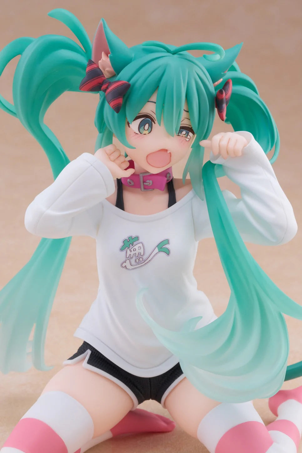 PRE ORDER – HATSUNE MIKU DESKTOP CUTE FIGURE ( CAT EAR T-SHIRT VER. )