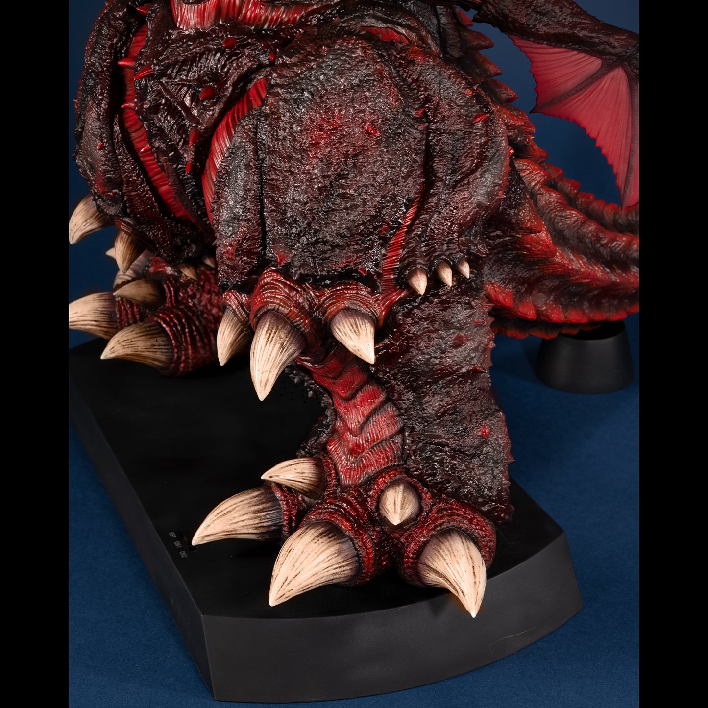 PRE ORDER – UA MONSTERS DESTOROYAH (PERFECT FORM)
