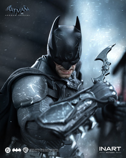 PRE ORDER – BATMAN: ARKHAM ORIGINS – BATMAN (BATTLE DAMAGED VERSION) ACTION FIGURE