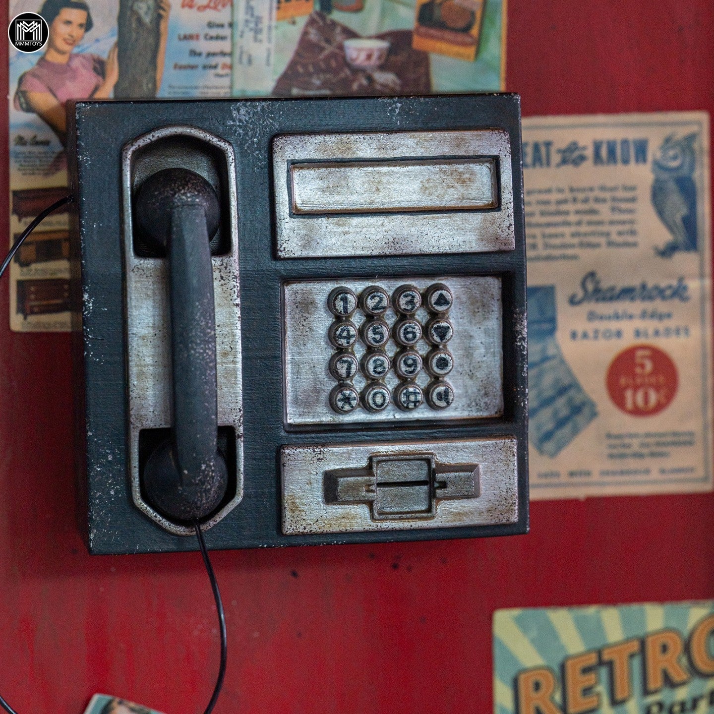 PRE ORDER – MMMTOYS 1/6 TELEPHONE BOOTH M2608
