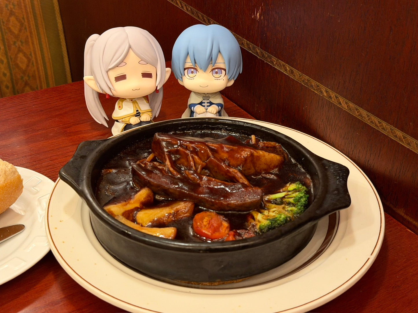 EXTRA – LOOKUP FRIEREN: BEYOND JOURNEY'S END - FRIEREN DROOPY FACE VER. & HIMMEL SET [WITH GIFT]