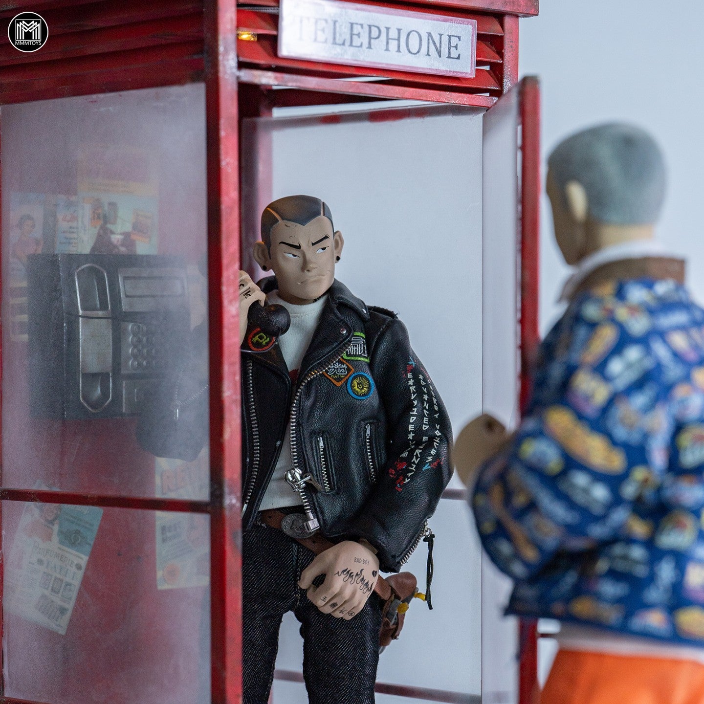 PRE ORDER – MMMTOYS 1/6 TELEPHONE BOOTH M2608