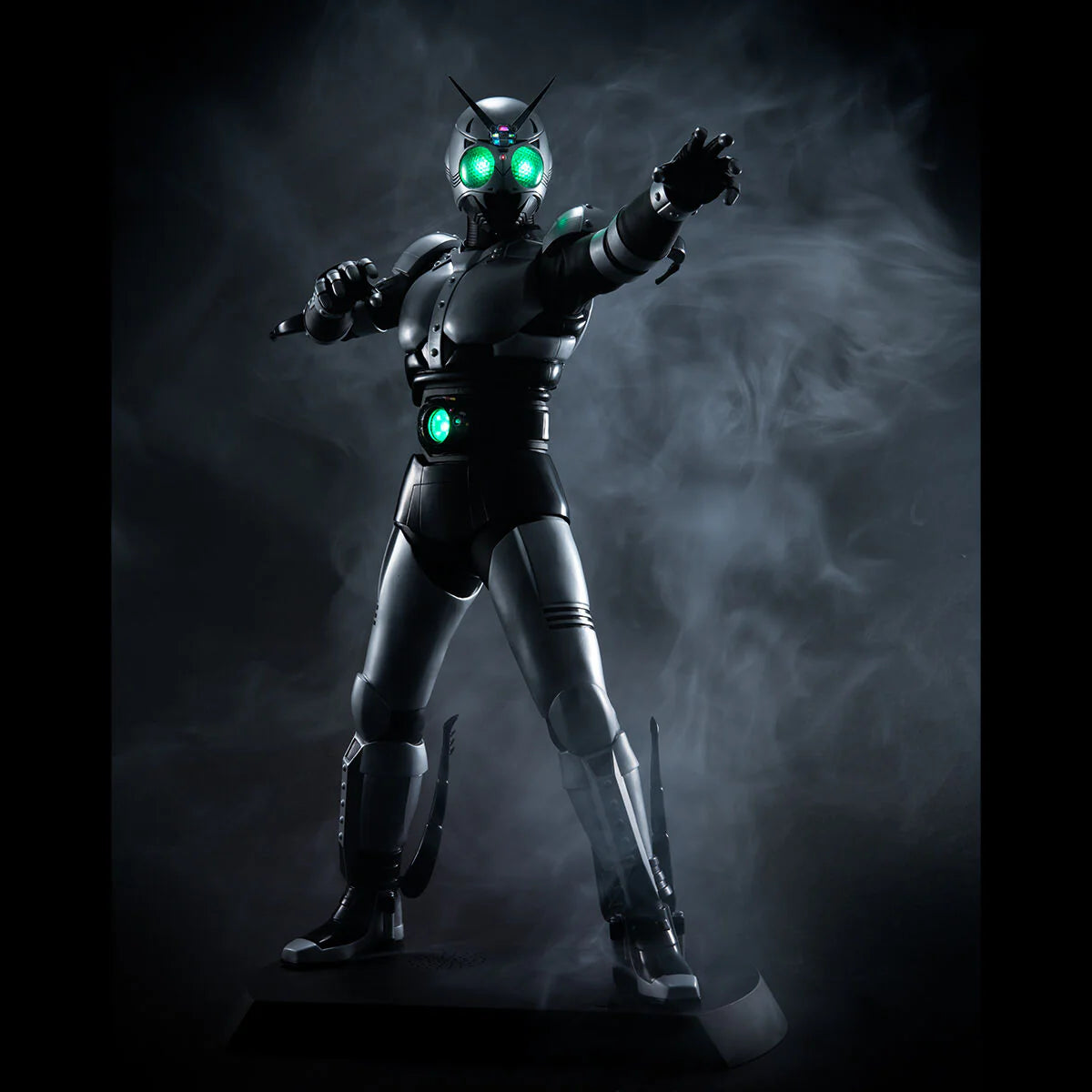 PRE ORDER – ULTIMATE ARTICLE KAMEN RIDER - SHADOW MOON