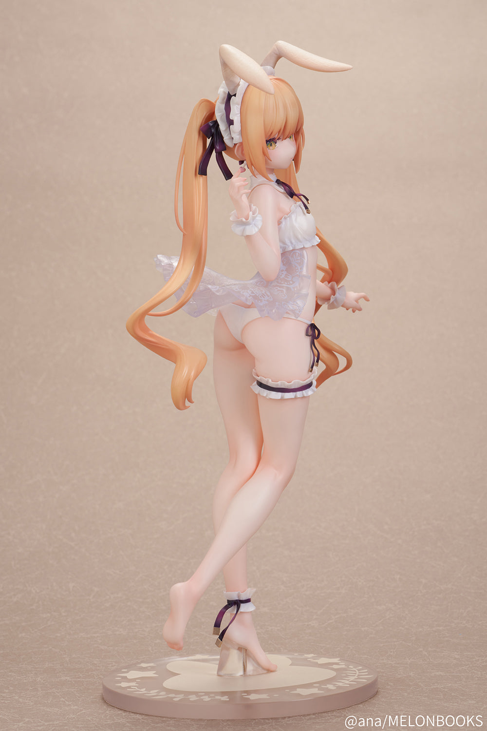 PRE ORDER – 1/6 BUNNY GIRL PIA ILLUSTRATED BY ANA