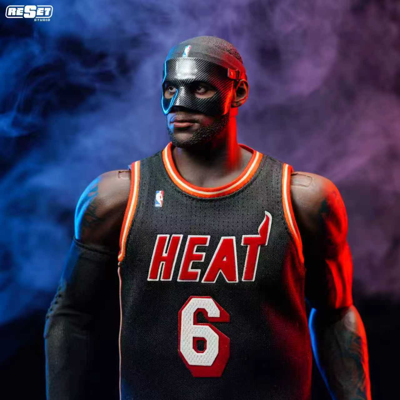 PRE ORDER – 1/6 COLLECTOR'S EDITION - POSSESSIVE EYES - MIAMI HEAT BLACK MASK LEBRON JAMES SCALE COLLECTOR'S EDITION ACTION FIGURE