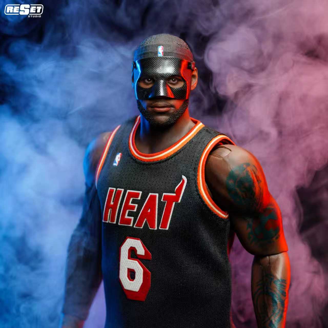 PRE ORDER – 1/6 COLLECTOR'S EDITION - POSSESSIVE EYES - MIAMI HEAT BLACK MASK LEBRON JAMES SCALE COLLECTOR'S EDITION ACTION FIGURE