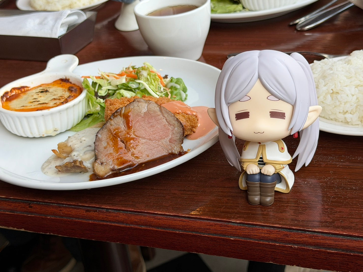 EXTRA – LOOKUP FRIEREN: BEYOND JOURNEY'S END - FRIEREN DROOPY FACE VER. & HIMMEL SET [WITH GIFT]