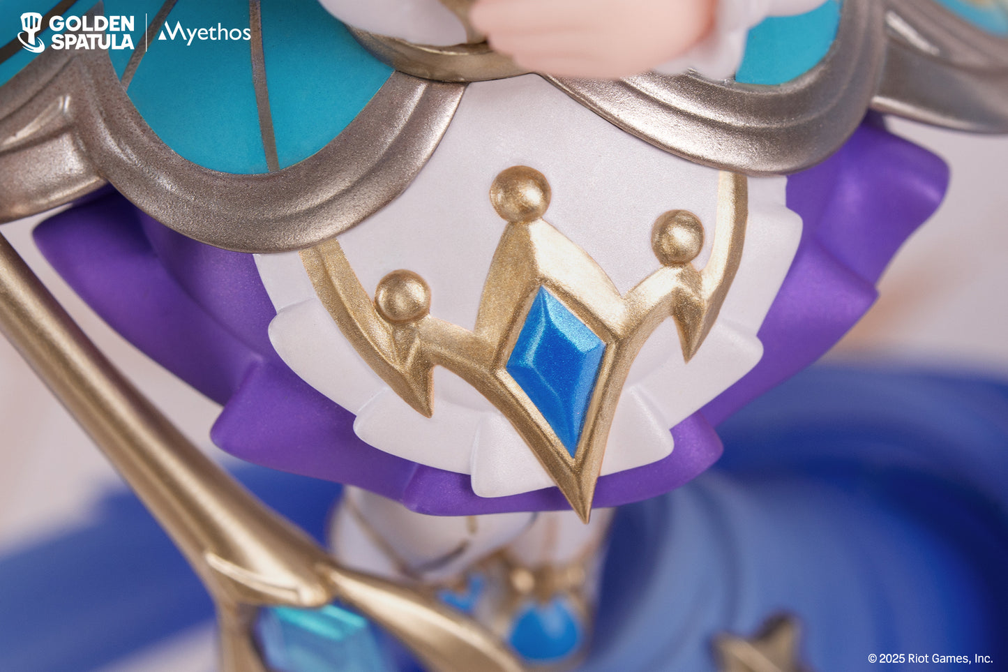 PRE ORDER – GOLDEN SPATULA - PRESTIGE PERFUME GEM CHIBI JANNA FIGURE