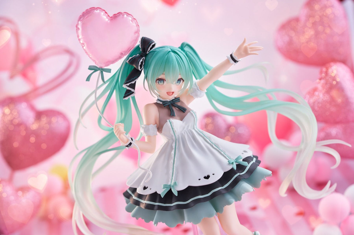 BACK ORDER – HATSUNE MIKU AMP+ FIGURE - HATSUNE MIKU BIRTHDAY 2025 (PARTY VER.)