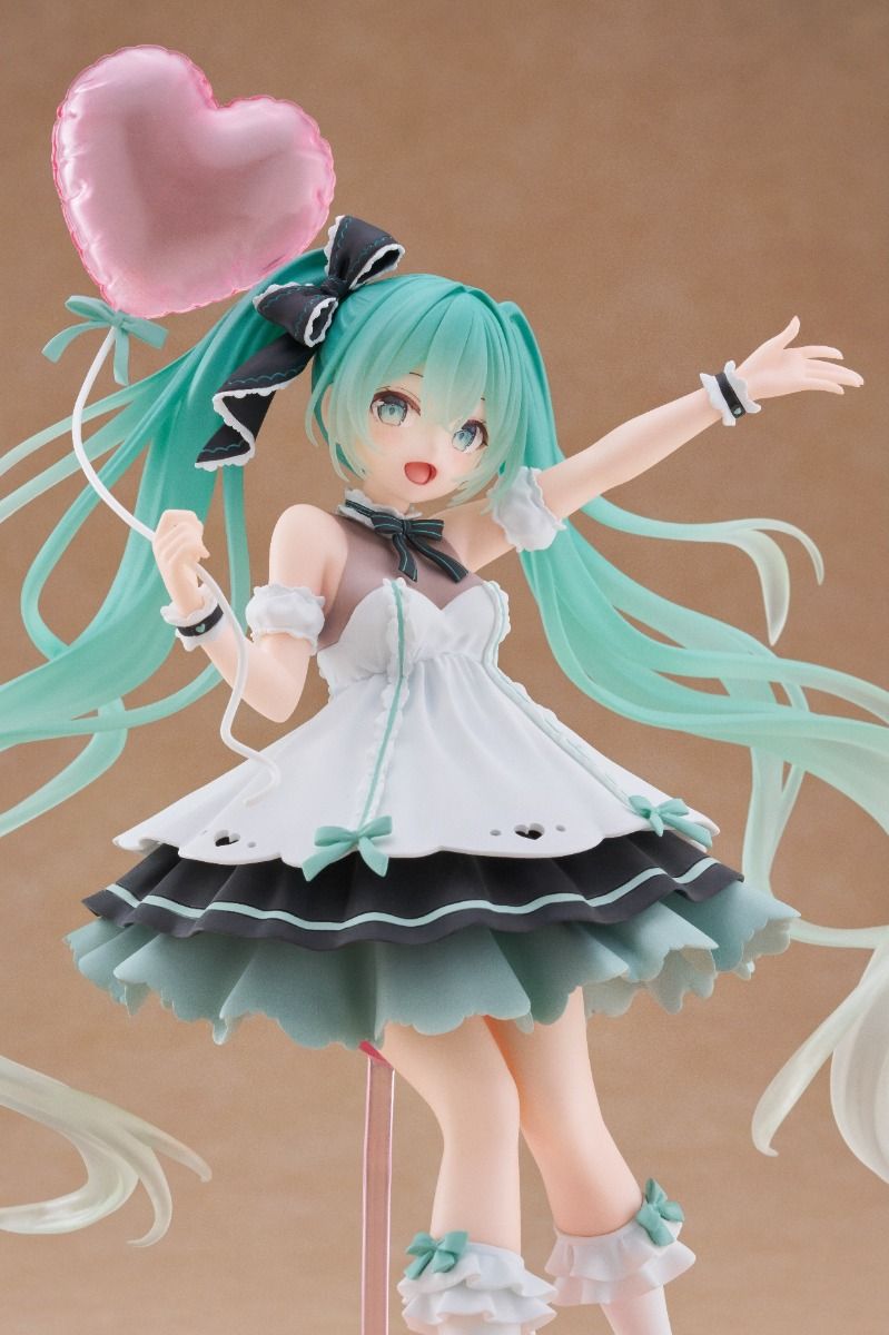 BACK ORDER – HATSUNE MIKU AMP+ FIGURE - HATSUNE MIKU BIRTHDAY 2025 (PARTY VER.)