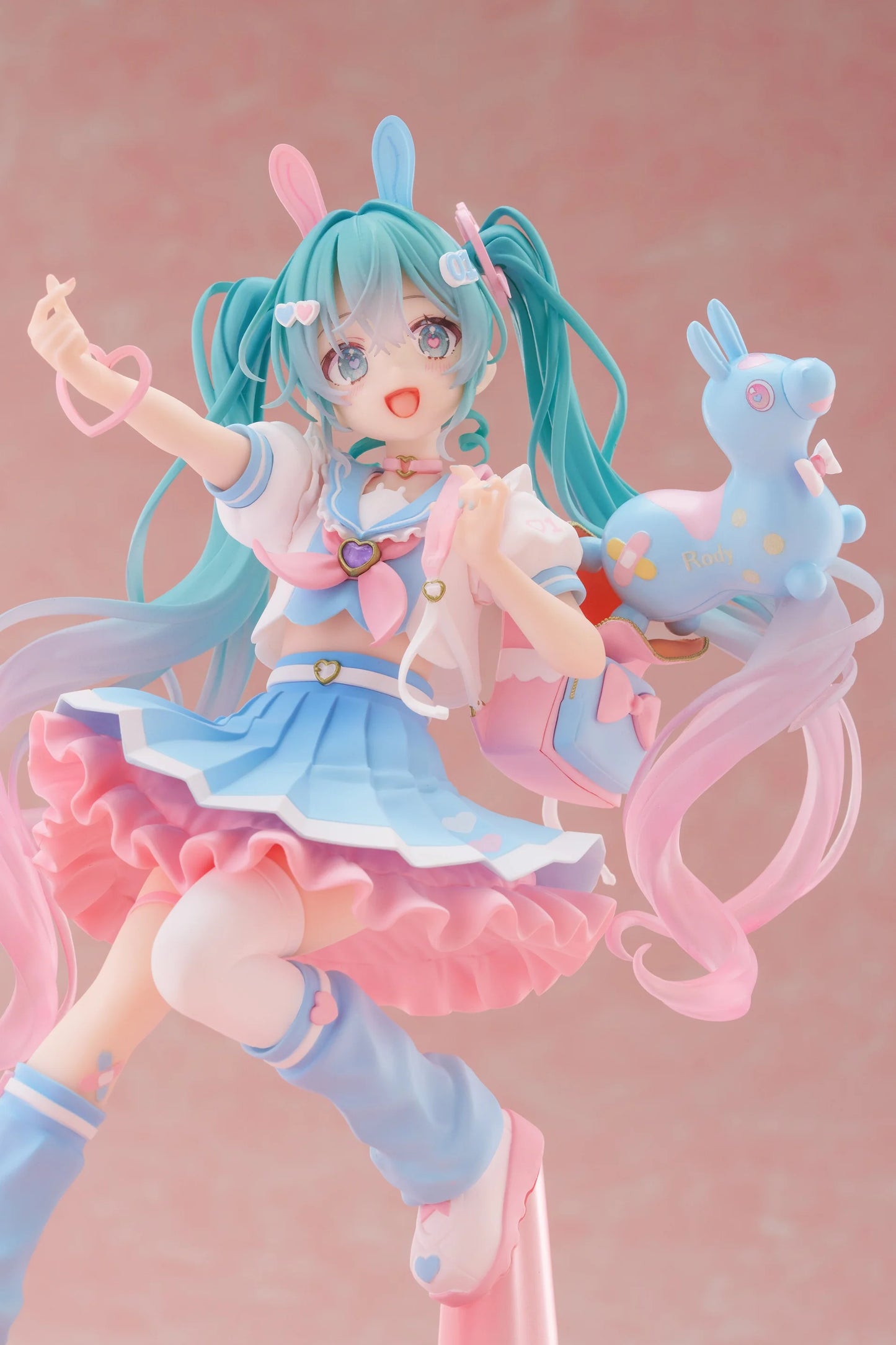 PRE ORDER – TAITO KUJI - HATSUNE MIKU × RODY NEWLEY WRITTEN FIGURE
