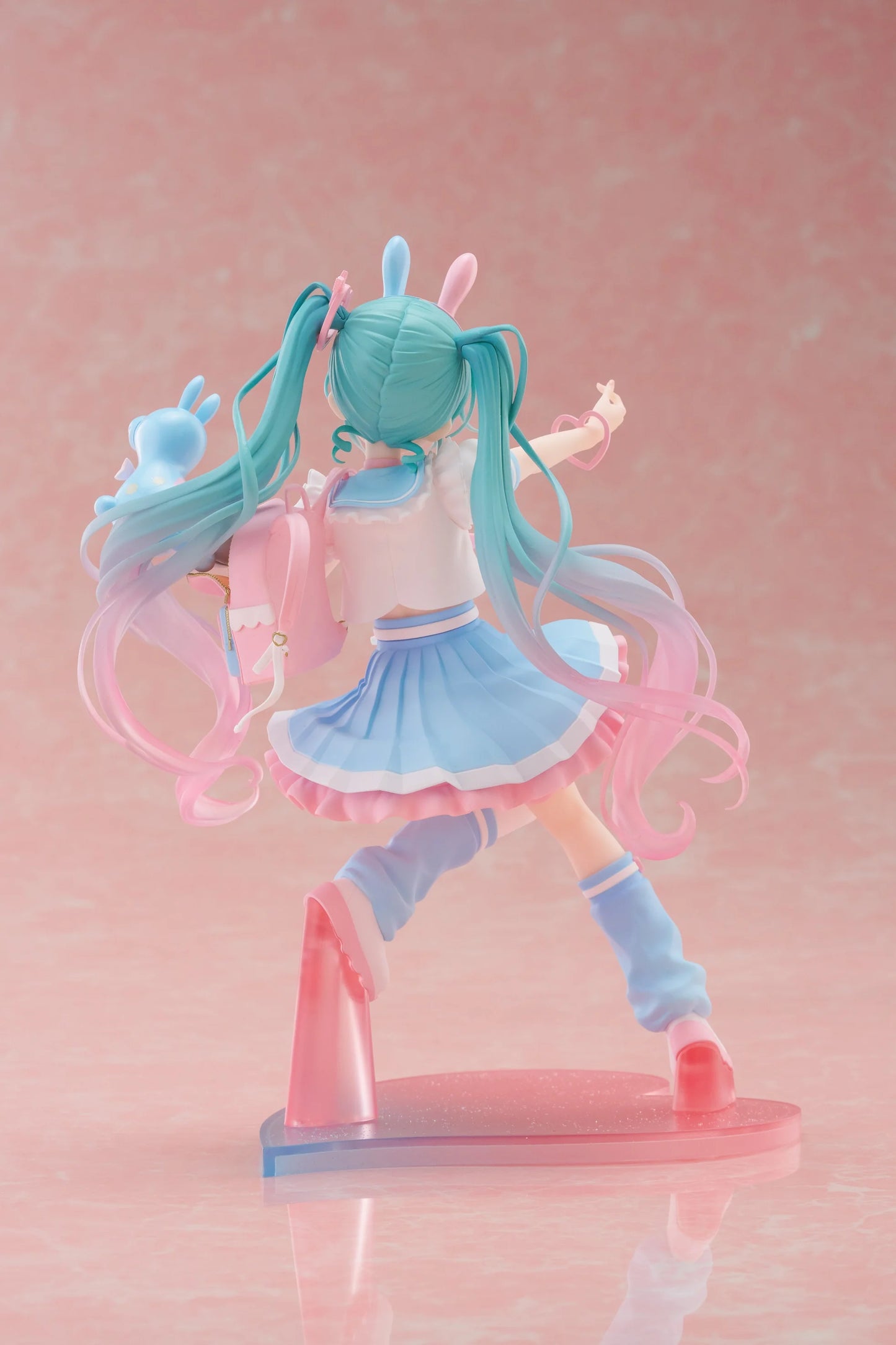 PRE ORDER – TAITO KUJI - HATSUNE MIKU × RODY NEWLEY WRITTEN FIGURE