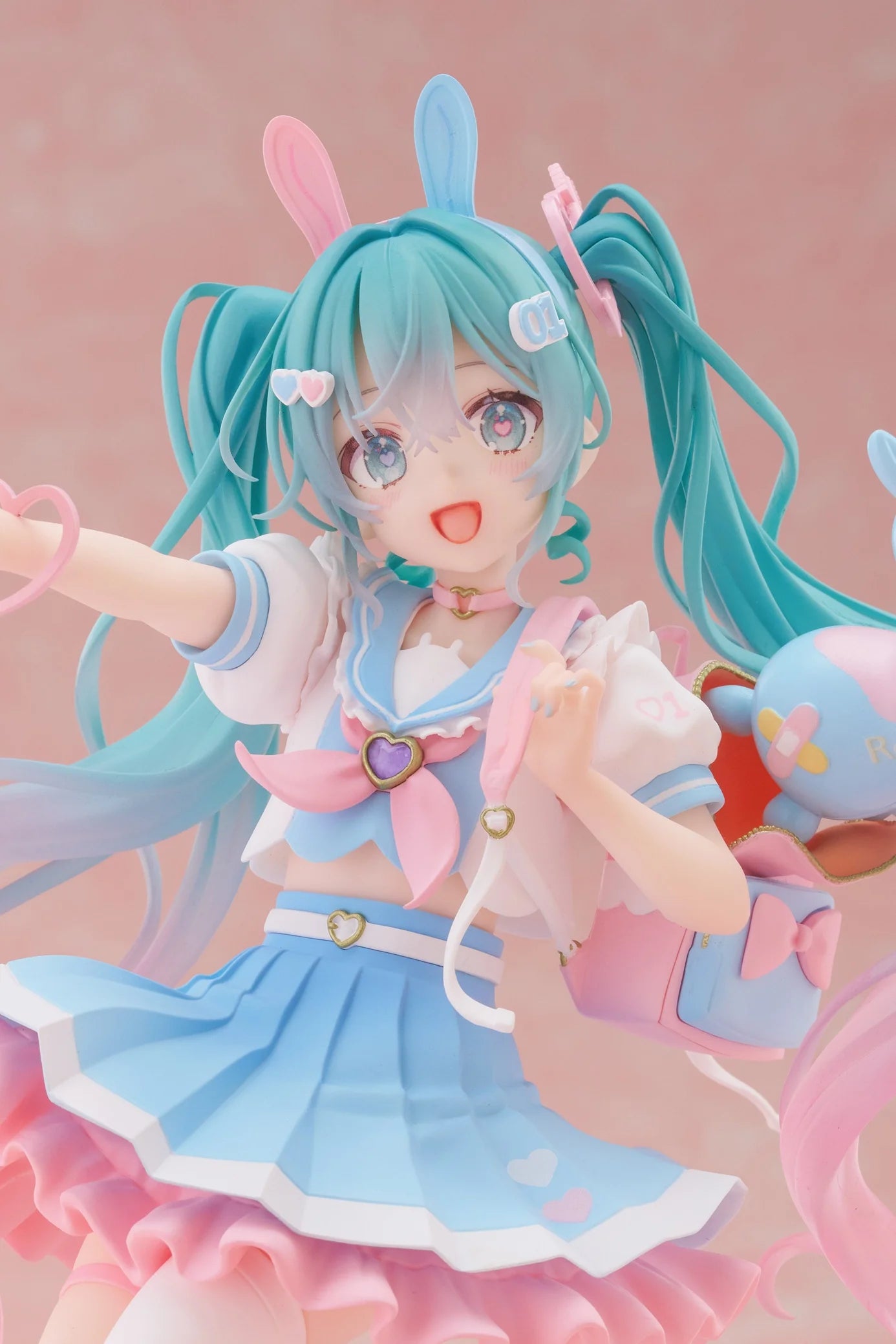 PRE ORDER – TAITO KUJI - HATSUNE MIKU × RODY NEWLEY WRITTEN FIGURE