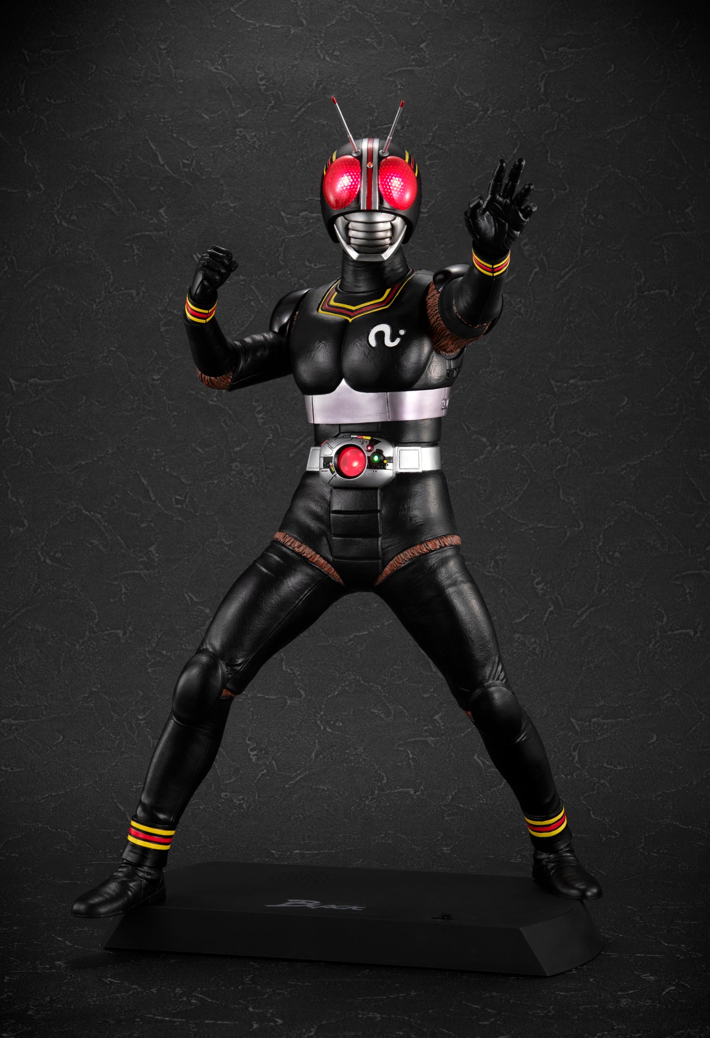 PRE ORDER – ULTIMATE ARTICLE KAMEN RIDER BLACK