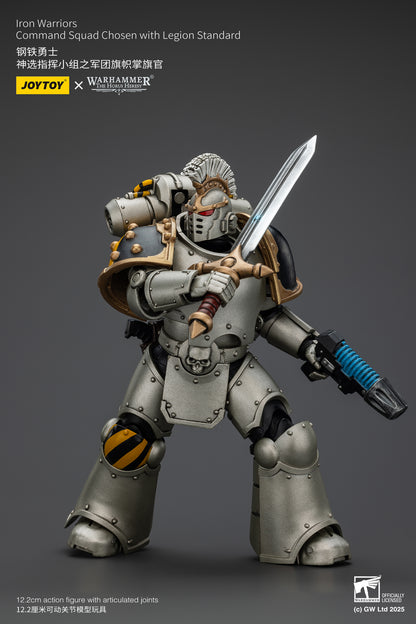 PRE ORDER – 1/18 JOYTOY IRON WARRIORS COMMAND SQUAD CHOSEN WITH LEGION STANDARD
