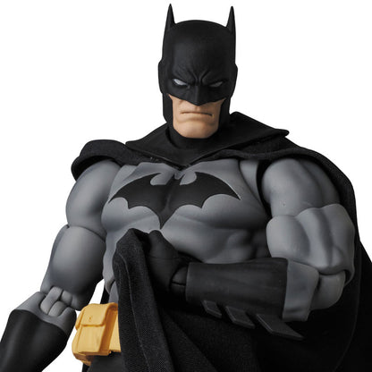 PRE ORDER – MAFEX - BATMAN HUSH BLACK VER. (REISSUE)