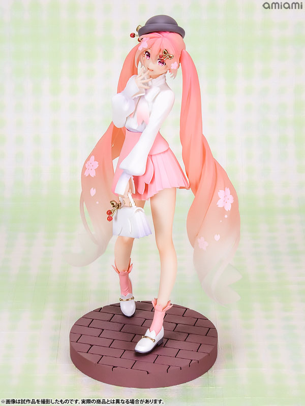 PRE ORDER – [SMILE VALUE 2025] POP UP PARADE SAKURA MIKU : HANAMI OUTFIT VER.