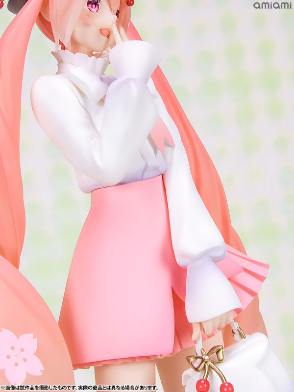 PRE ORDER – [SMILE VALUE 2025] POP UP PARADE SAKURA MIKU : HANAMI OUTFIT VER.