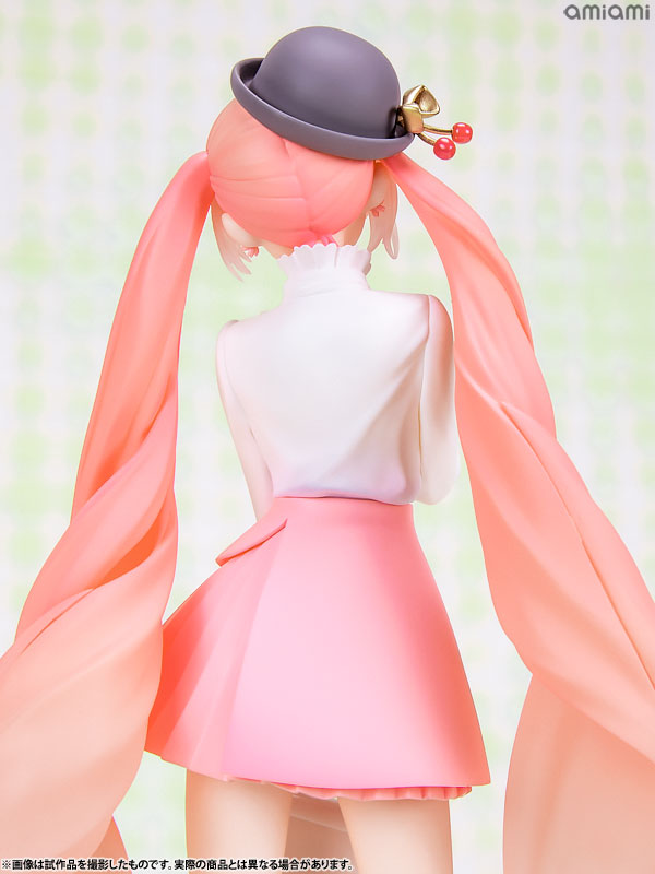 PRE ORDER – [SMILE VALUE 2025] POP UP PARADE SAKURA MIKU : HANAMI OUTFIT VER.