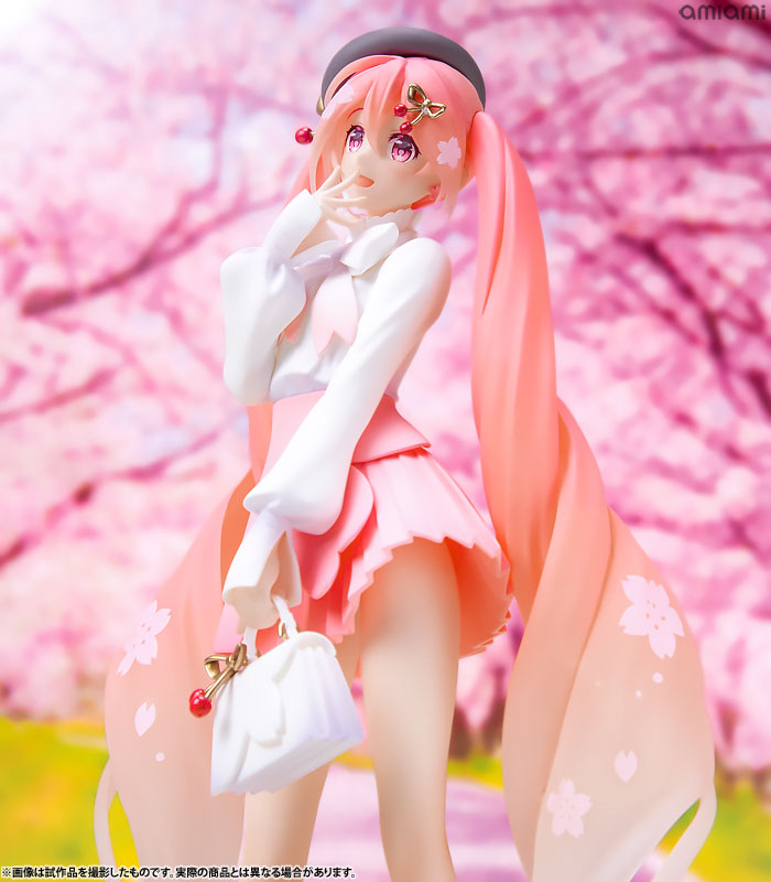 PRE ORDER – [SMILE VALUE 2025] POP UP PARADE SAKURA MIKU : HANAMI OUTFIT VER.