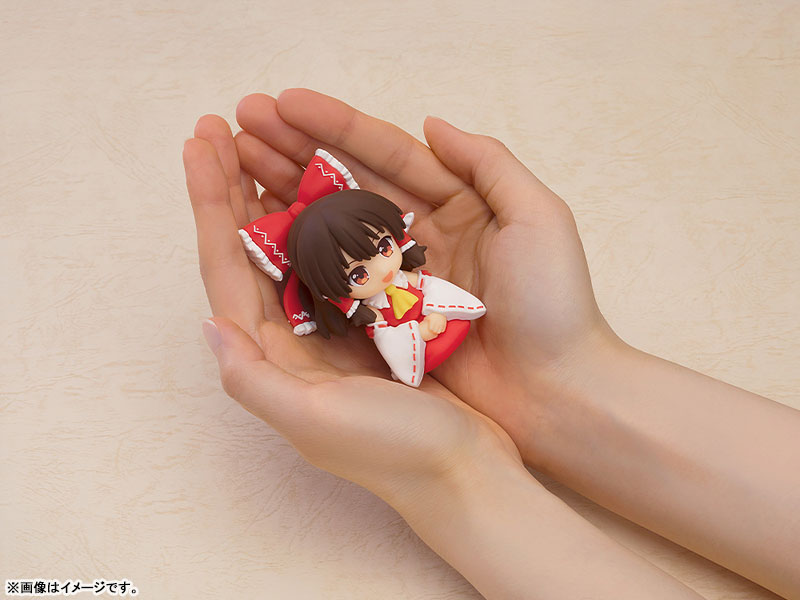PRE ORDER – NENDOROID PLUS: TOUHOU PROJECT - REIMU HAKUREI RUBBER MASCOT
