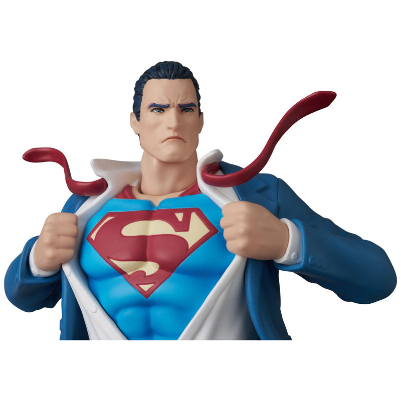 PRE ORDER – MAFEX CLARK KENT (BATMAN: HUSH VER.)