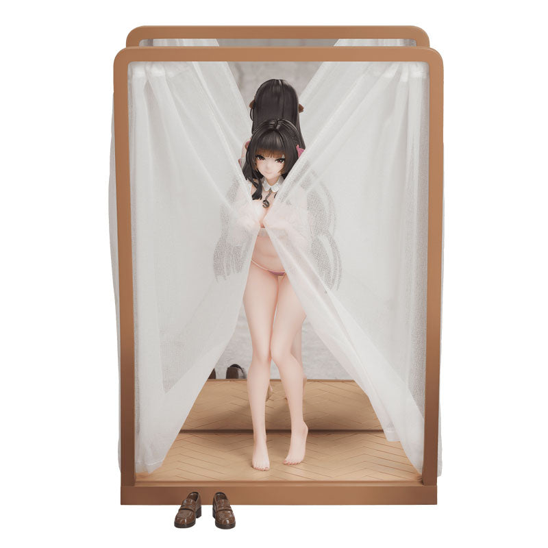 PRE ORDER – GIFT+ 1/8 AZUR LANE - TRINIDAD : TRAPPER IN THE CHANGING ROOM VER.