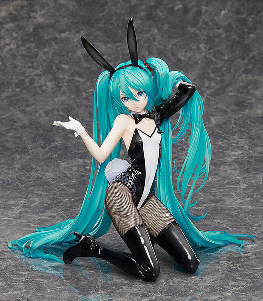 PRE ORDER – 1/4 HATSUNE MIKU : BUNNY VER. ART BY SANMUYYB