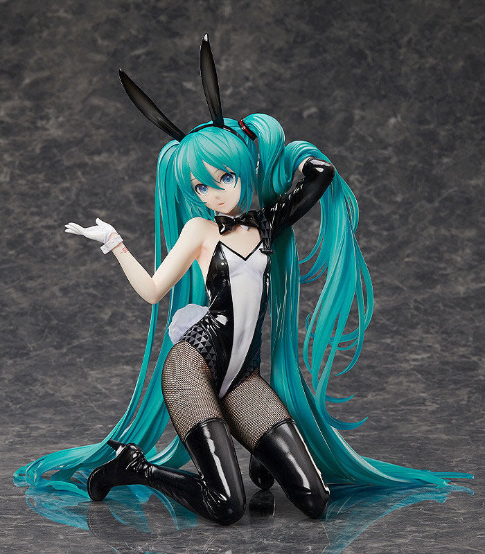 PRE ORDER – 1/4 HATSUNE MIKU : BUNNY VER. ART BY SANMUYYB