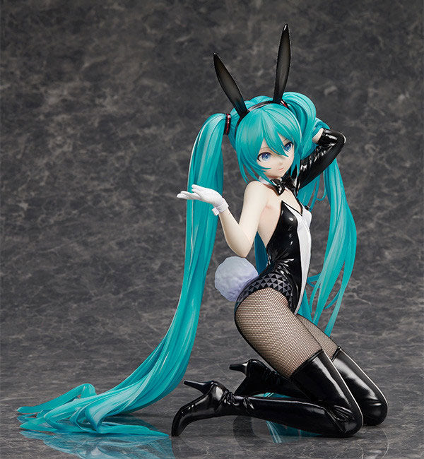 PRE ORDER – 1/4 HATSUNE MIKU : BUNNY VER. ART BY SANMUYYB