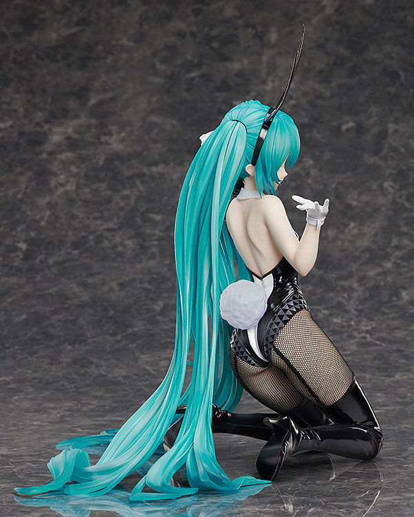 PRE ORDER – 1/4 HATSUNE MIKU : BUNNY VER. ART BY SANMUYYB