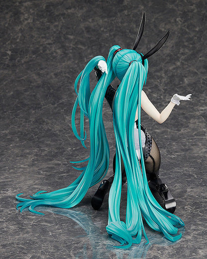 PRE ORDER – 1/4 HATSUNE MIKU : BUNNY VER. ART BY SANMUYYB