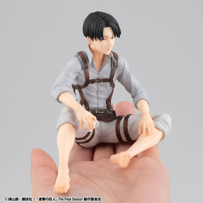 BACK ORDER – G.E.M. SERIES ATTACK ON TITAN - PALM SIZE EREN / SQUAD CAPTAIN LEVI SET