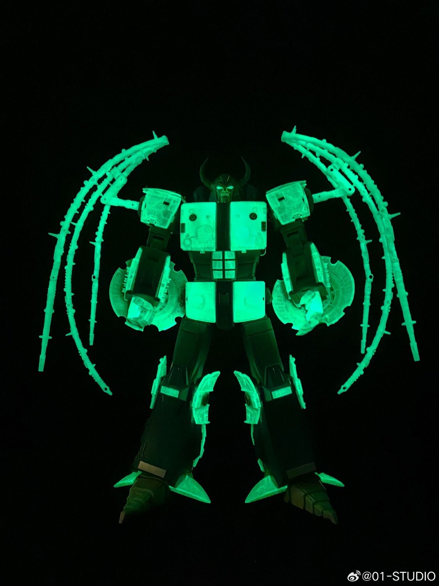 PRE ORDER – 01 STUDIO 01S01G BACTERIA UNICRON GREEN