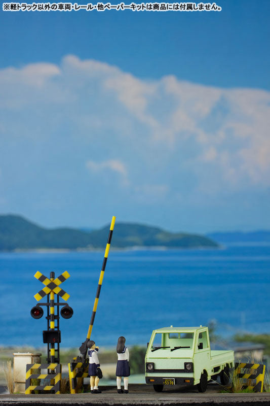 PRE ORDER – 1/80 SCALE PAPER KIT TOWN CORNER ACCESSORY SERIES KEI TRUCK (WHITE/SILVER/PALE GREEN)